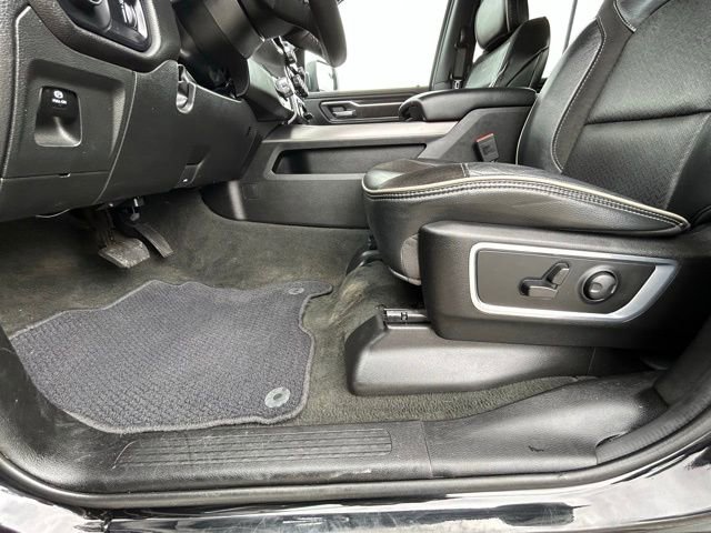 Used 2024 RAM 1500 Laramie AWD/4WD image 32