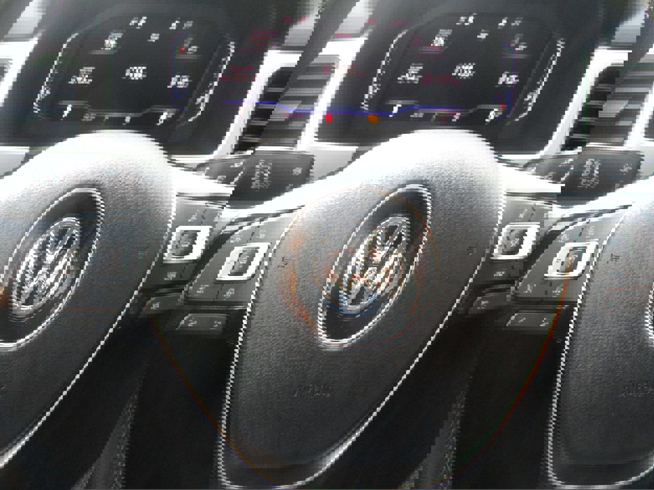 Used 2019 Volkswagen Atlas SEL Premium image 22