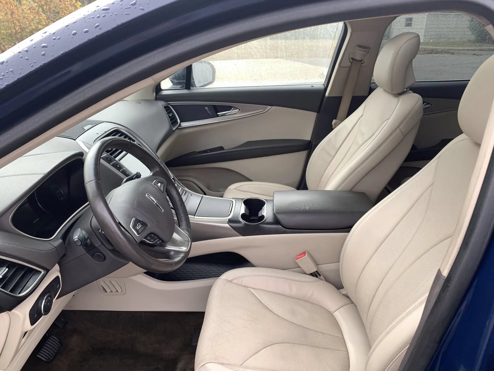 Used 2018 Lincoln MKX Reserve w/ Driver Assistance Package FWD image 20