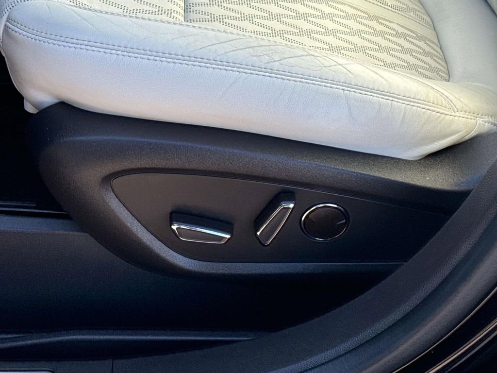 Used 2022 Lincoln Nautilus Black Label w/ Class II Trailer Tow Package image 25