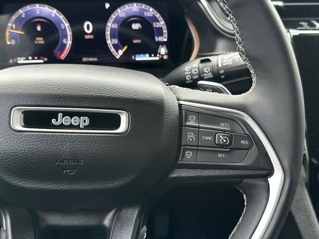 Used 2023 Jeep Grand Cherokee Altitude image 23