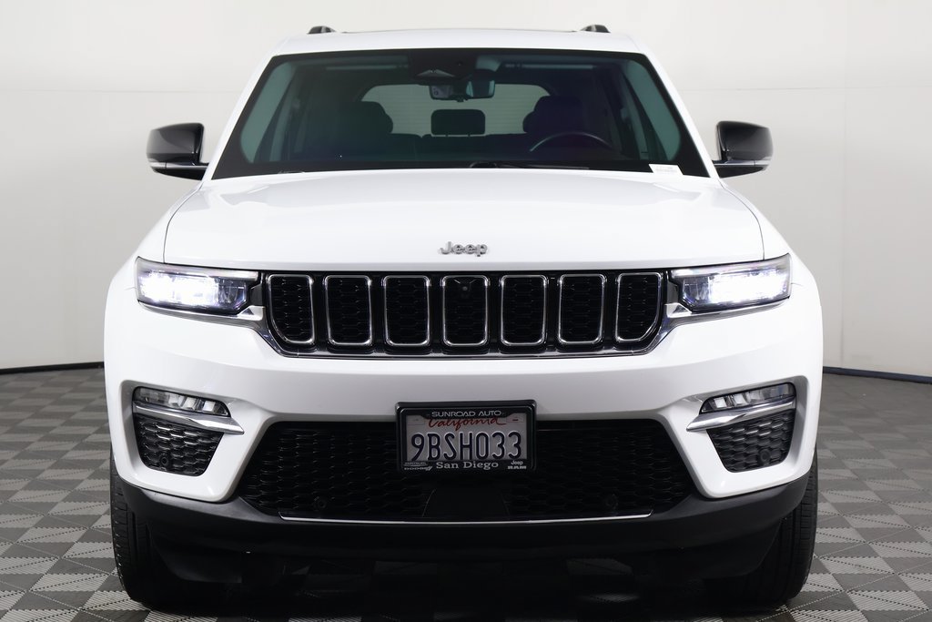 Used 2022 Jeep Grand Cherokee Limited w/ Luxury Tech Group II AWD/4WD image 2