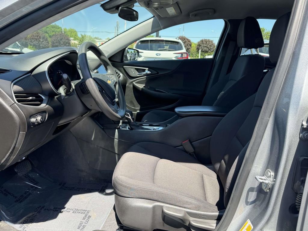 Used 2023 Chevrolet Malibu LS FWD image 18