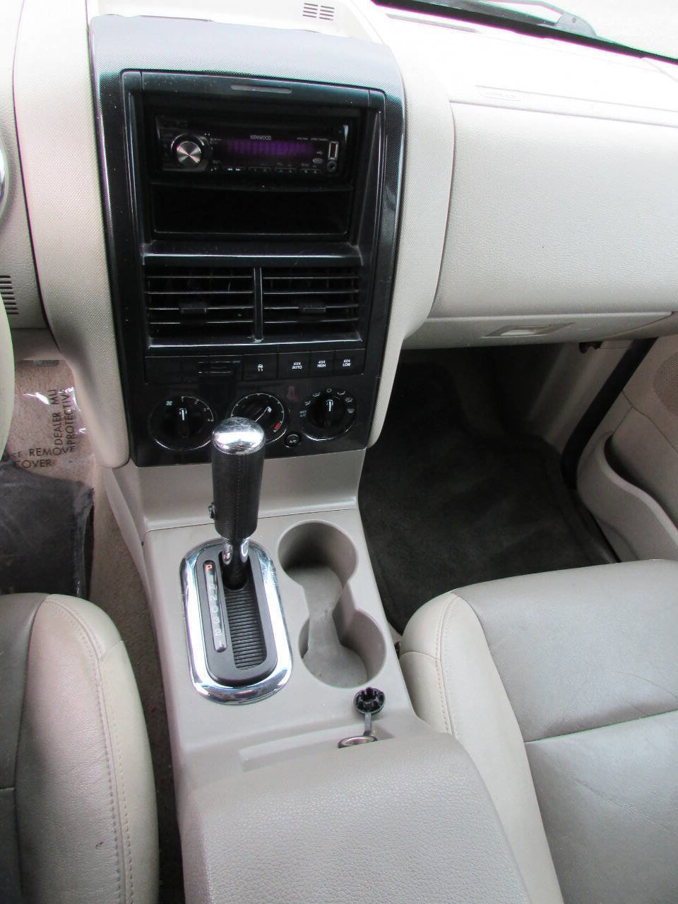 Used 2006 Ford Explorer XLT AWD/4WD image 17