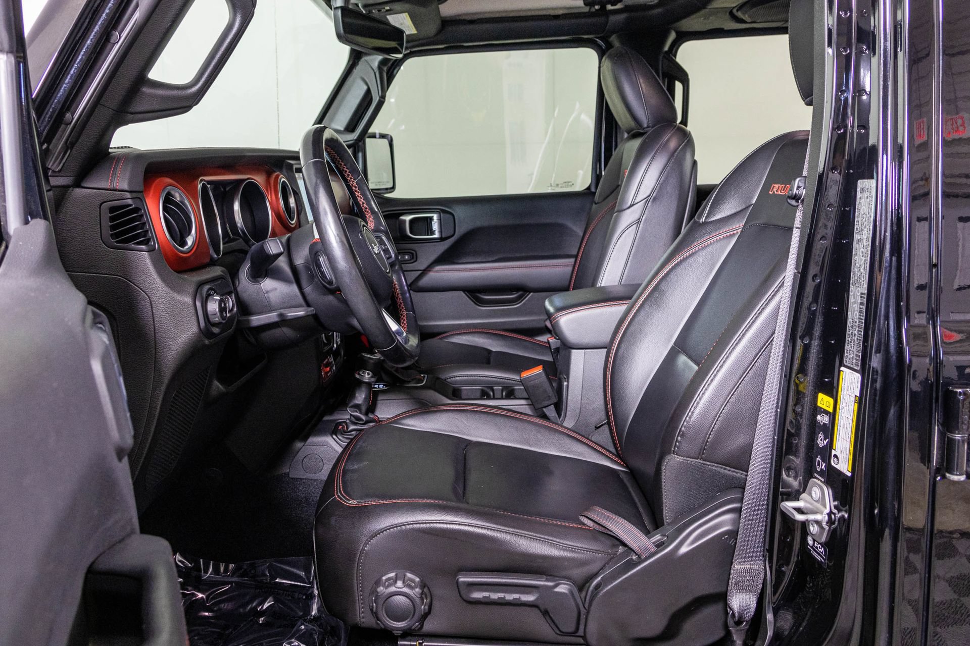Used 2022 Jeep Gladiator Rubicon w/ Cold Weather Group AWD/4WD image 24
