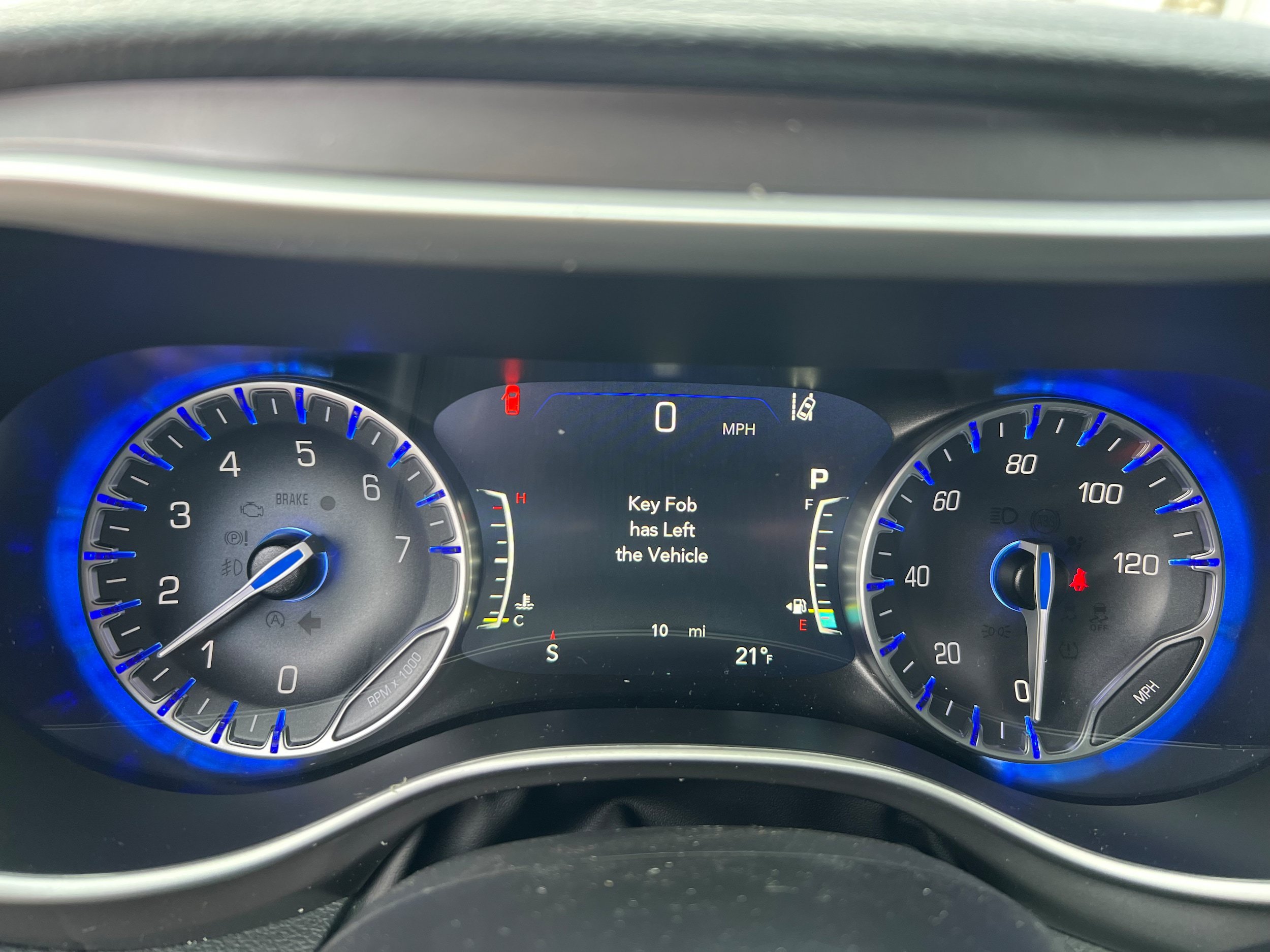 New 2026 Chrysler Pacifica Select AWD/4WD image 15
