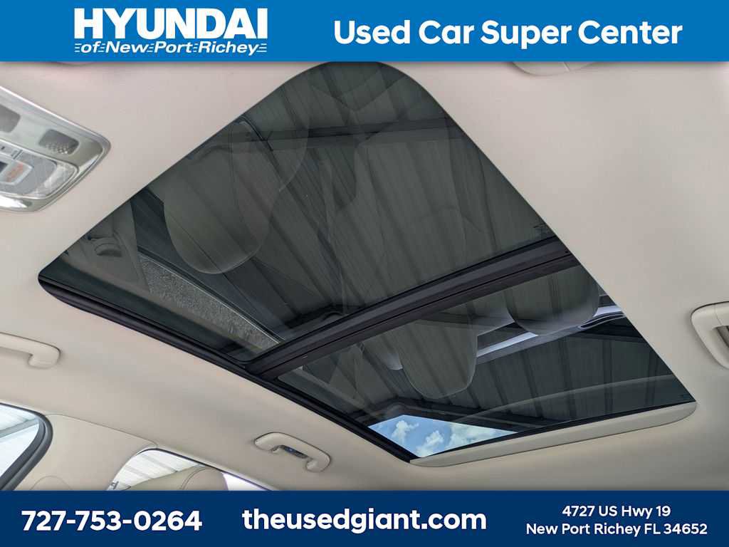 Used 2025 Genesis GV70 2.5T w/ Select Package AWD/4WD image 27