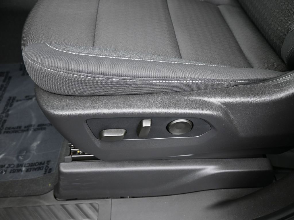 Used 2025 Chevrolet Silverado 1500 Custom image 15