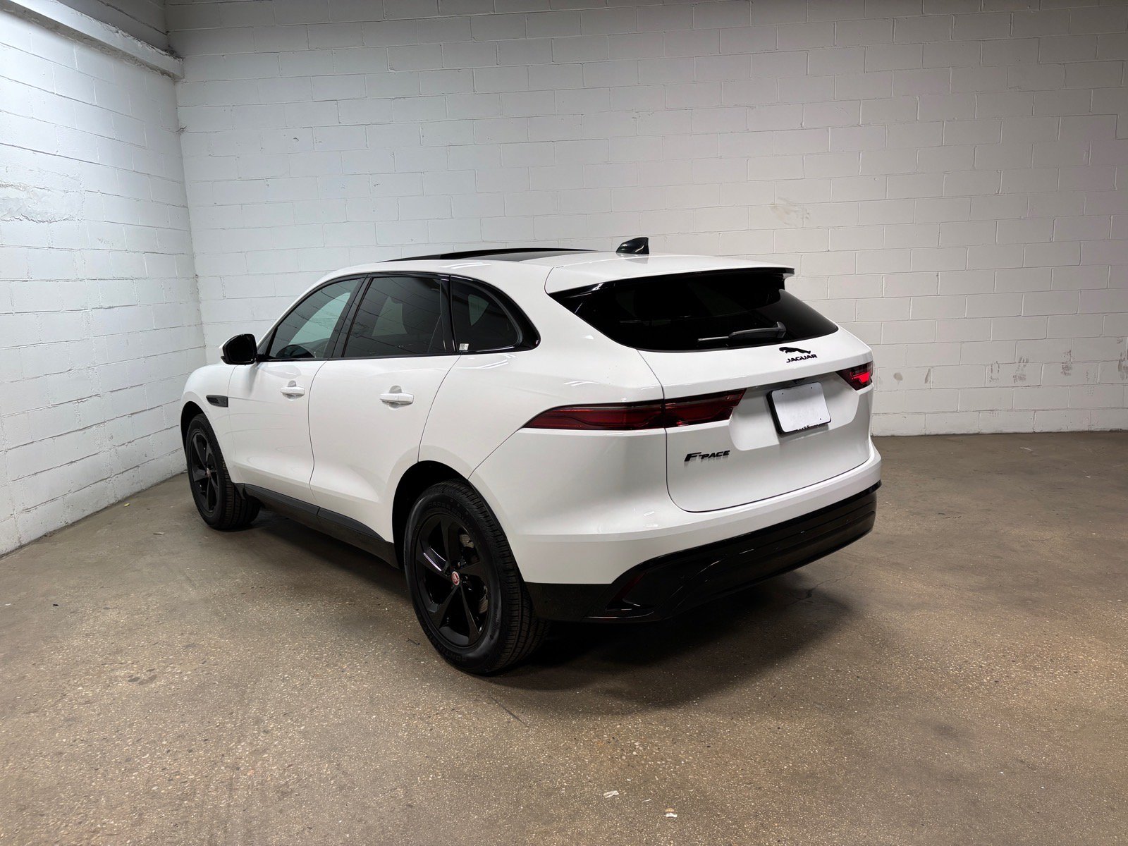 Used 2023 Jaguar F-PACE S AWD/4WD image 9