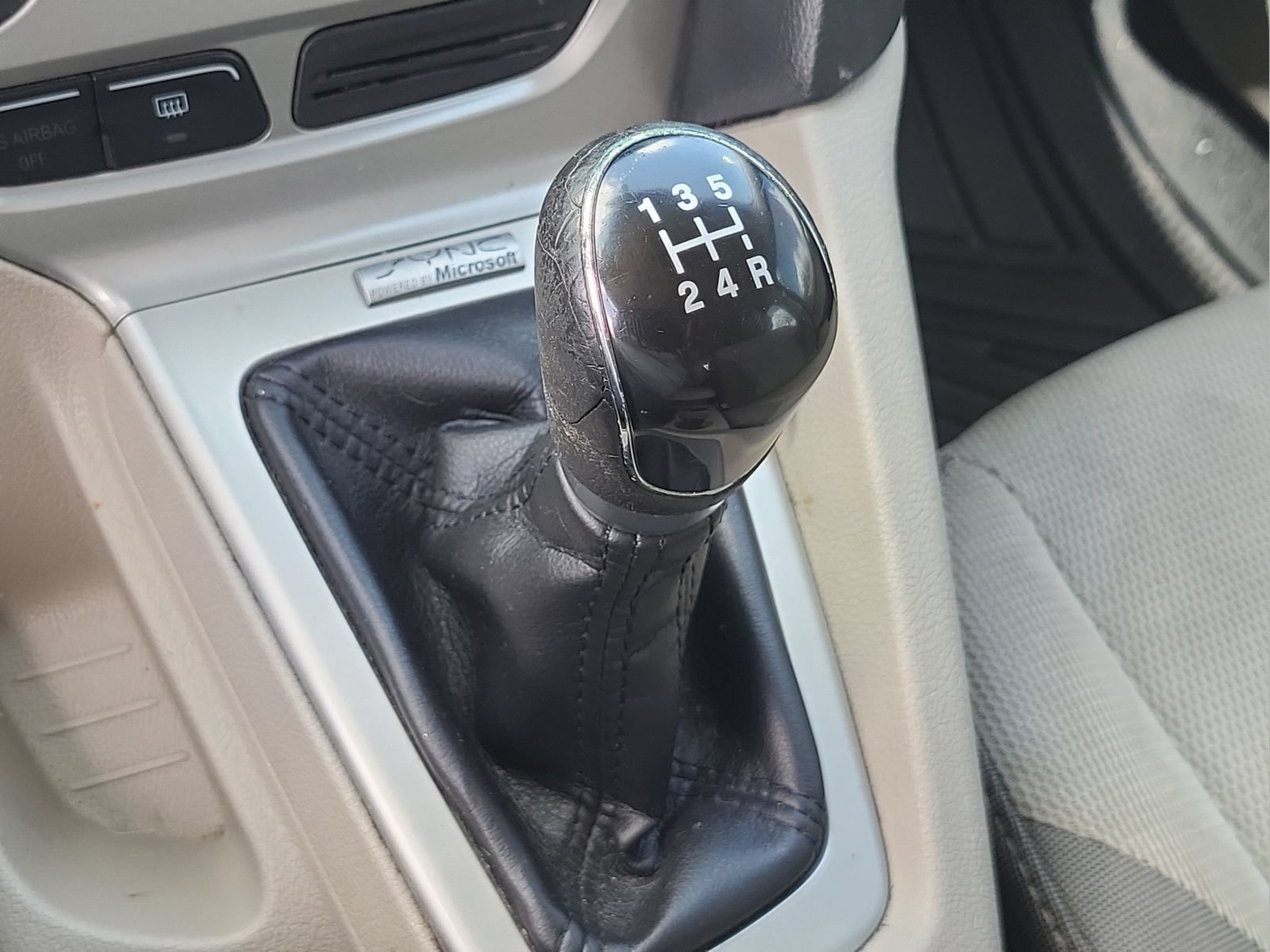 Used 2013 Ford Focus SE w/ Interior Protection Pkg FWD image 14