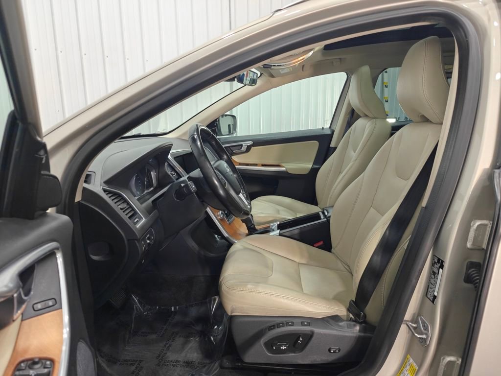 Used 2017 Volvo XC60 T5 Inscription w/ Preferred Option Package image 5