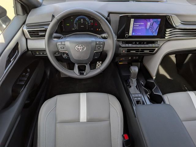 Used 2025 Toyota Camry SE image 28
