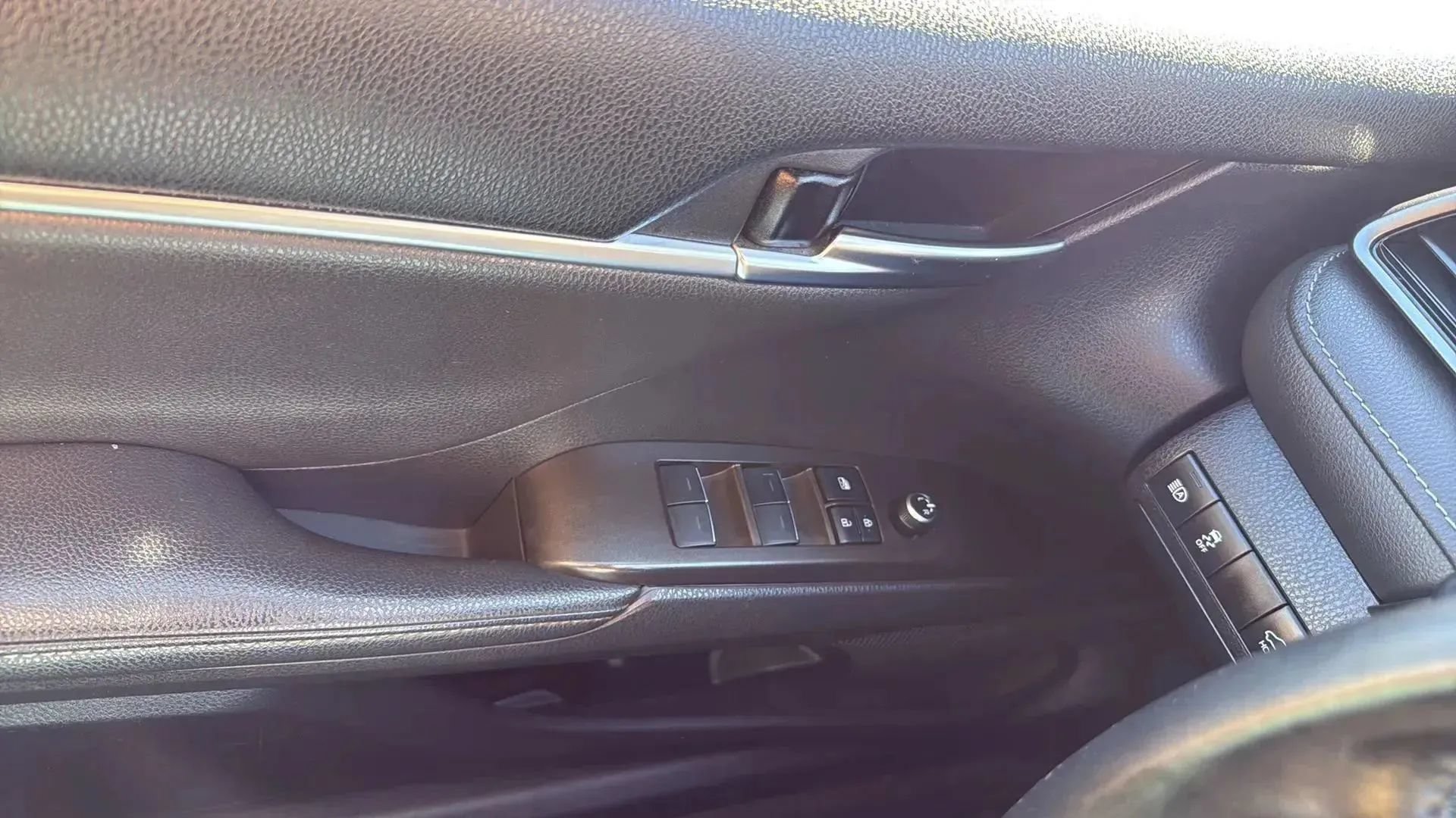 Used 2021 Toyota Camry XSE FWD image 22