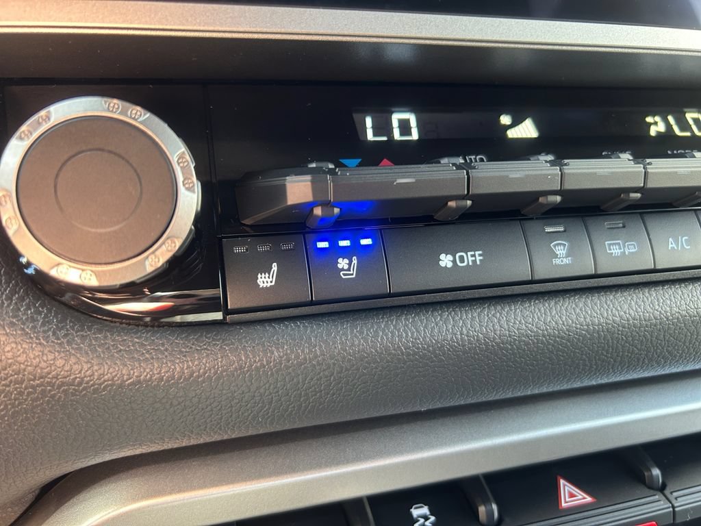 Certified 2026 Toyota Tundra Limited AWD/4WD image 30
