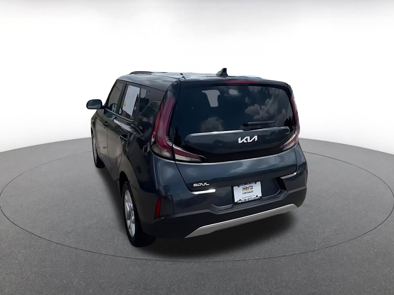 Used 2025 Kia Soul LX w/ LX Technology Package FWD image 11