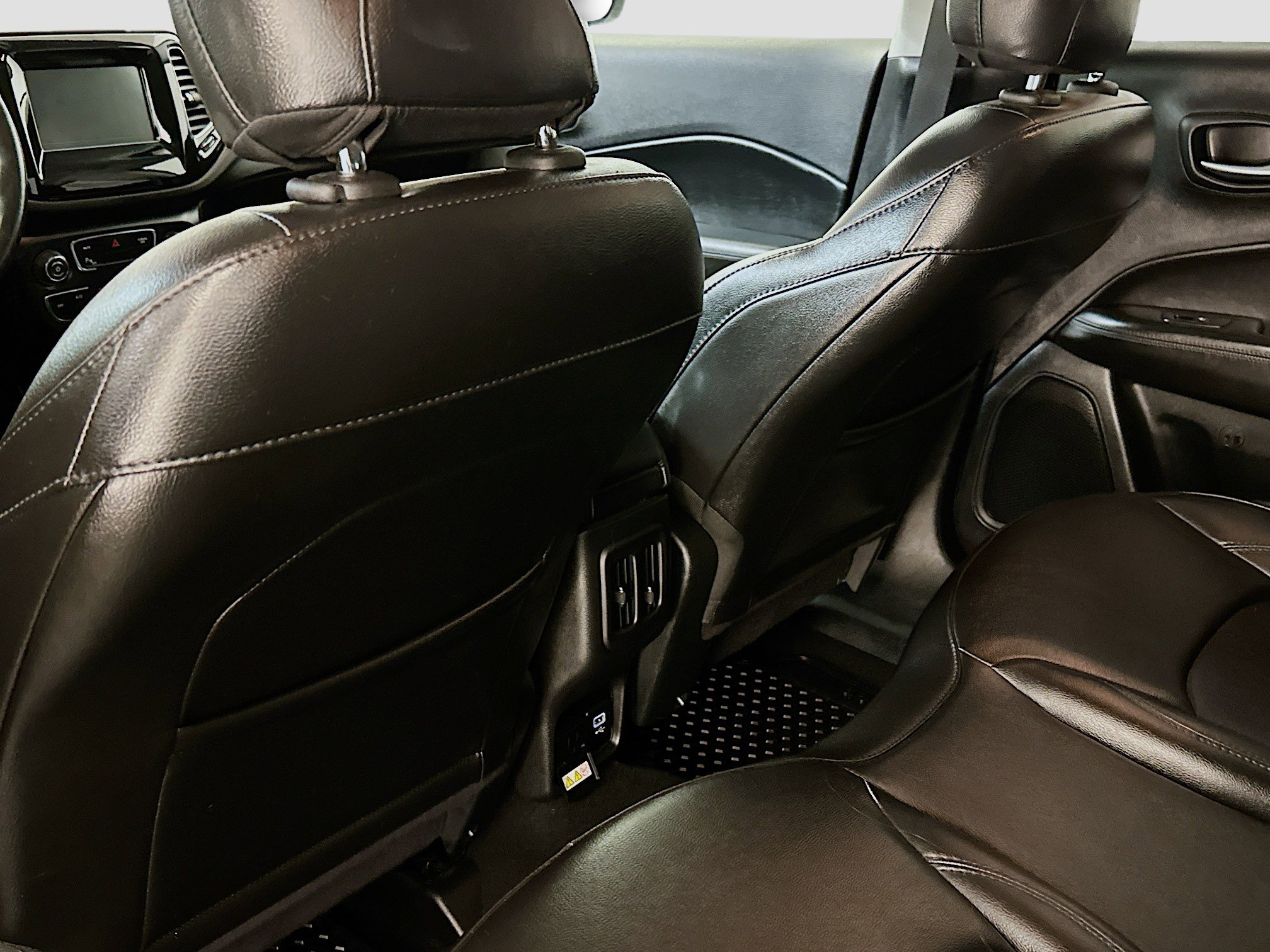 Used 2020 Jeep Compass Latitude image 28