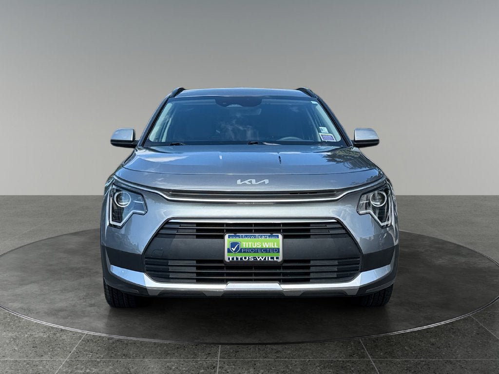 Used 2025 Kia Niro LX FWD image 2