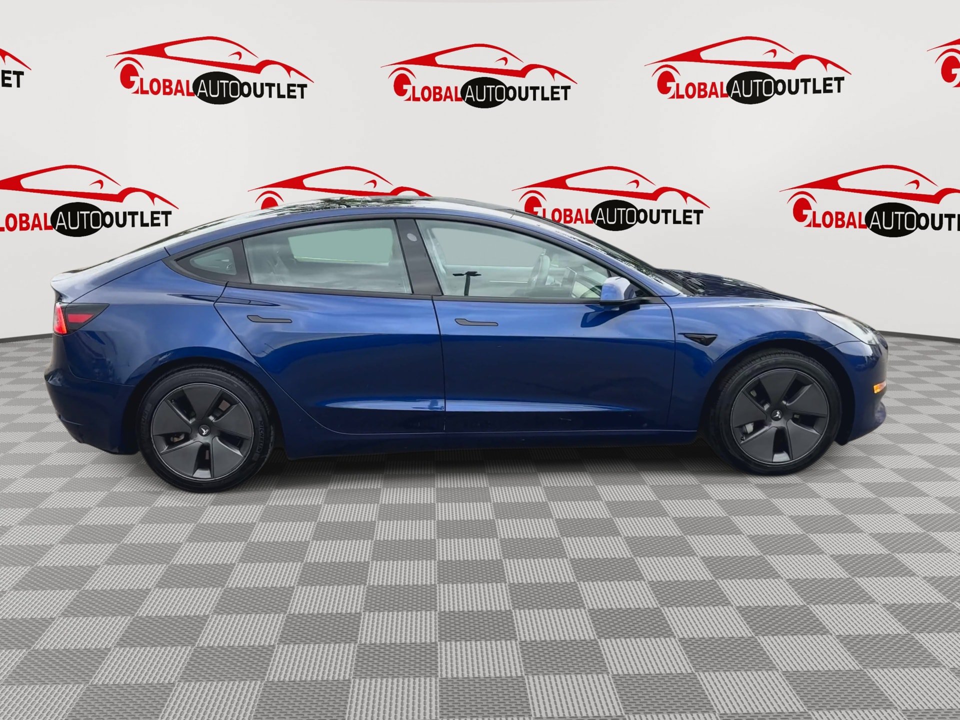 Used 2023 Tesla Model 3 Standard Range RWD image 9