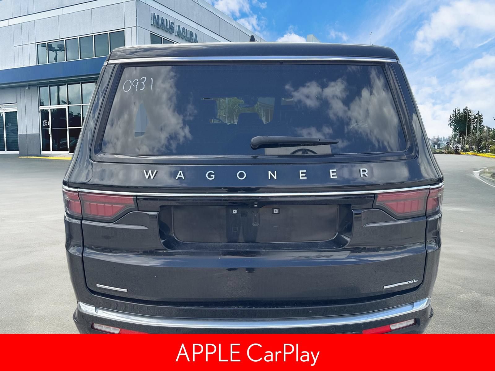 Used 2023 Jeep Wagoneer L Series II AWD/4WD image 9