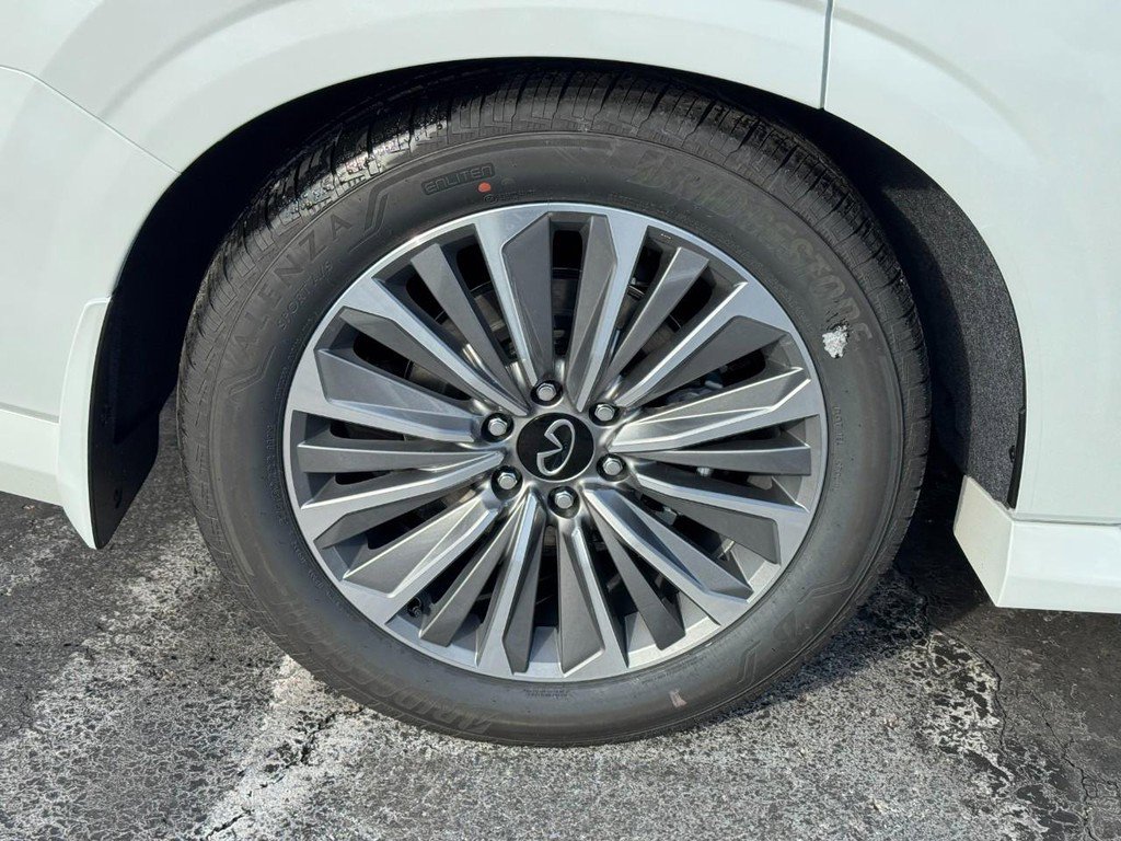 New 2026 INFINITI QX80 Luxe w/ Cargo Package image 4