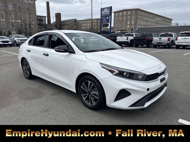 Used 2024 Kia Forte LXS image 2