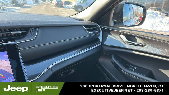 Used 2023 Jeep Grand Cherokee Altitude AWD/4WD image 20