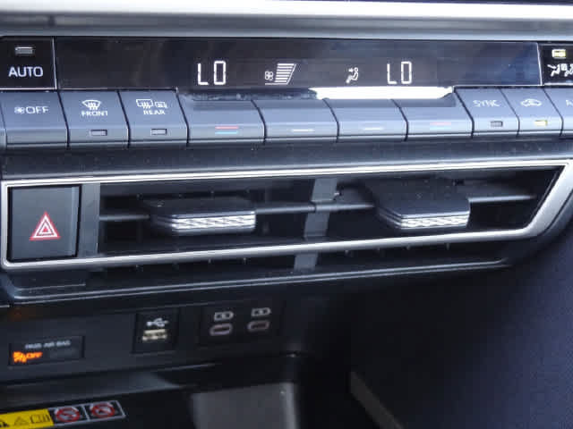 Used 2025 Toyota Camry LE FWD image 22