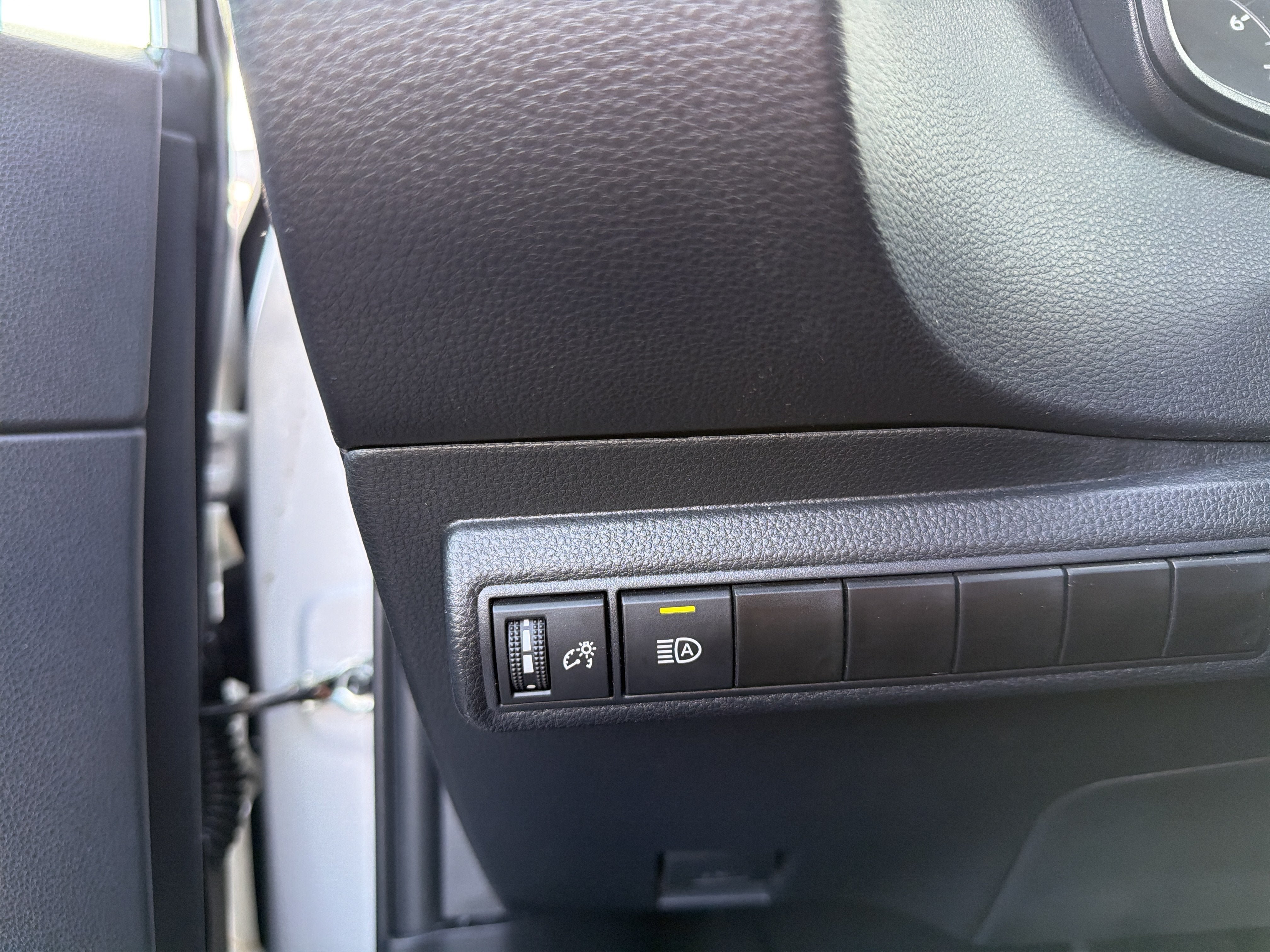 Used 2024 Toyota Corolla LE FWD image 13