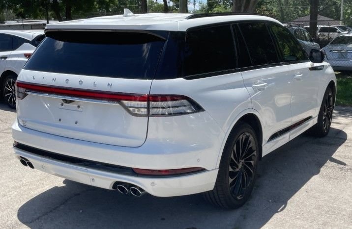 Used 2022 Lincoln Aviator Reserve w/ Equipment Group 201A AWD/4WD image 4