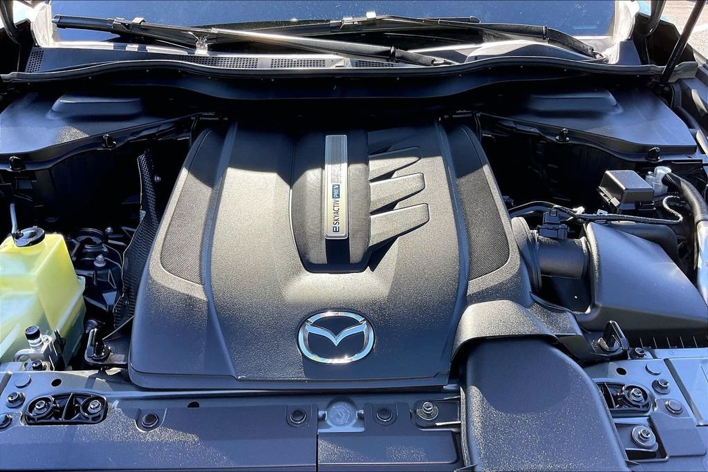 Used 2024 MAZDA CX-90 Plug-In Hybrid w/ Preferred AWD/4WD image 10