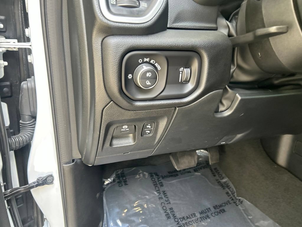 Used 2023 RAM 1500 Big Horn AWD/4WD image 38