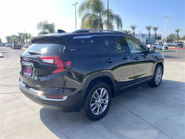 Used 2024 GMC Terrain SLT image 8