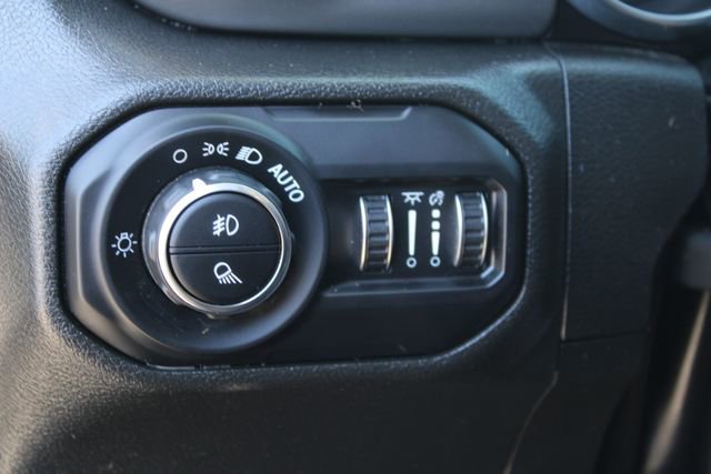 Used 2022 Jeep Gladiator Sport AWD/4WD image 15
