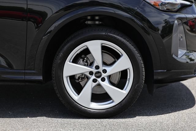 Used 2025 Audi Q5 Premium Plus w/ Premium Plus AWD/4WD image 5
