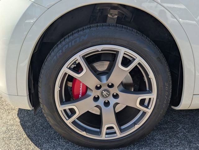 Used 2023 Maserati Levante GT image 6