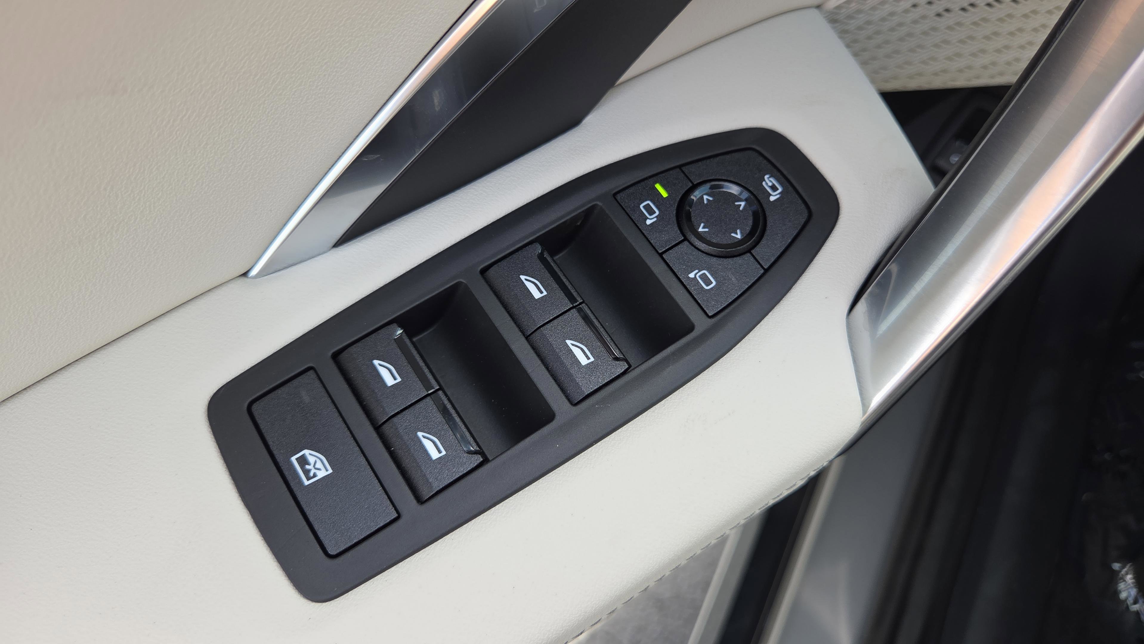 New 2026 BMW X1 xDrive28i w/ Technology Package AWD/4WD image 38