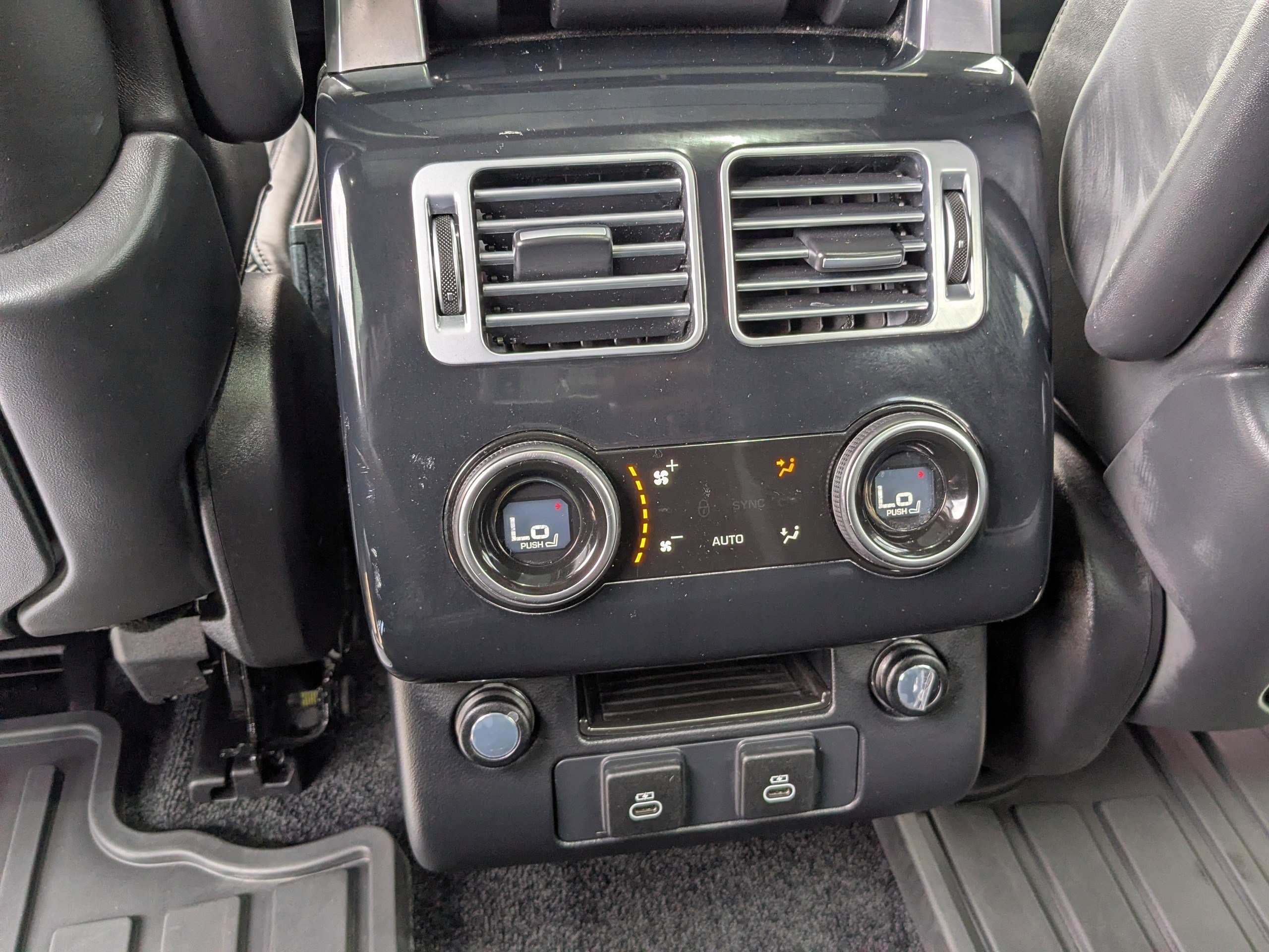 Used 2022 Land Rover Range Rover Westminster Edition image 14