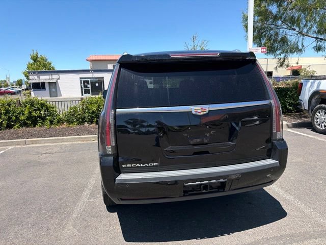 Used 2018 Cadillac Escalade Luxury RWD image 14