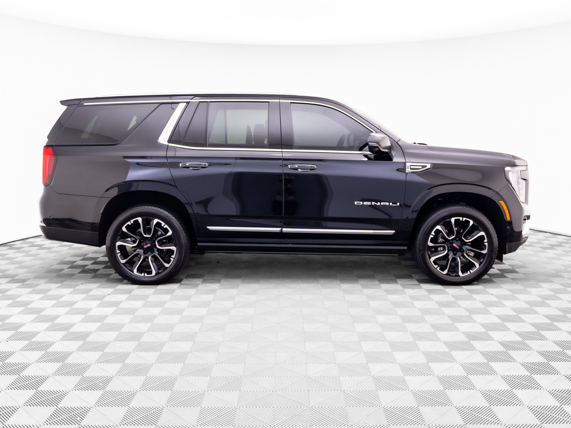 Used 2025 GMC Yukon Denali w/ Denali Reserve Package AWD/4WD image 6