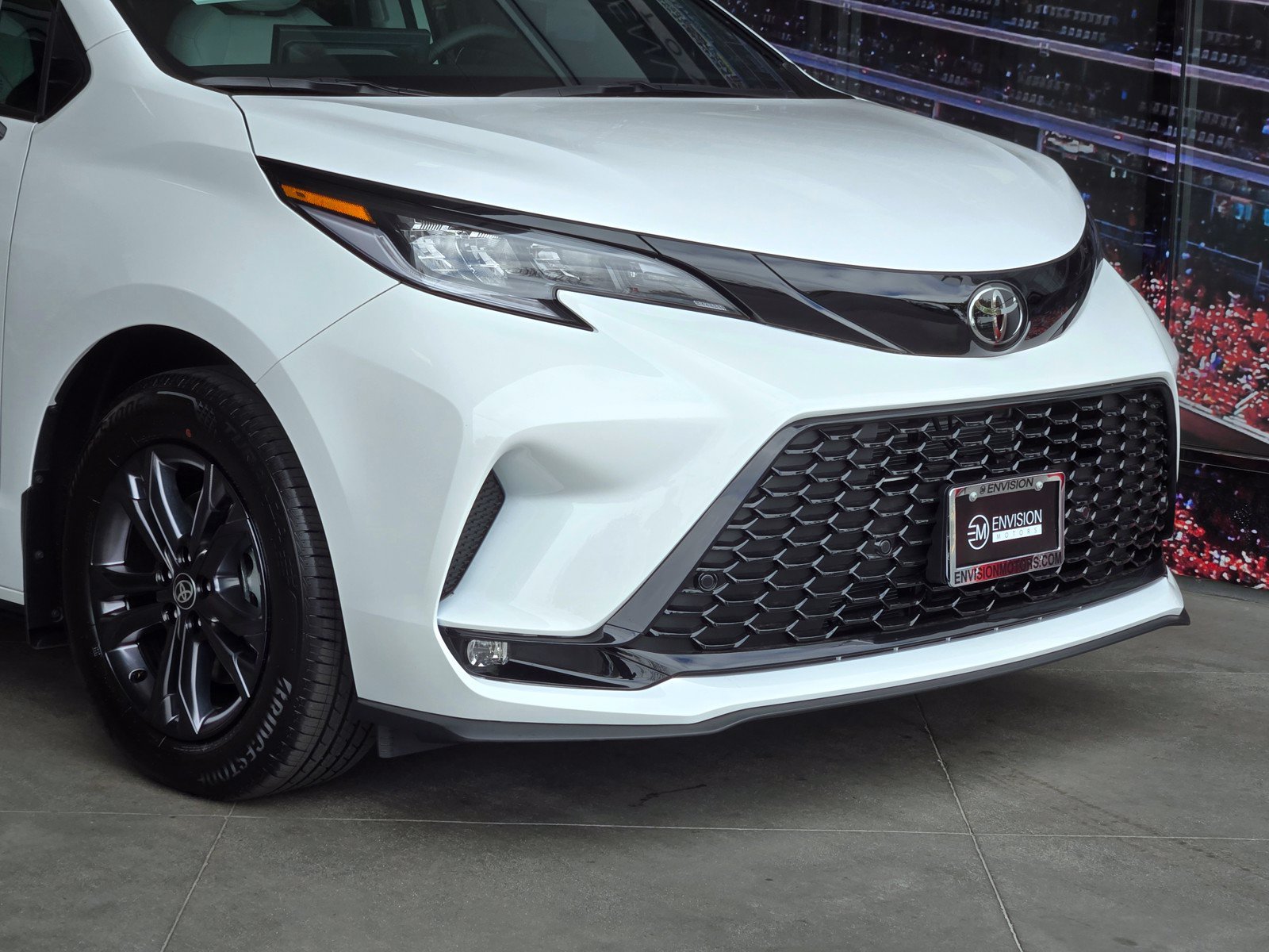 Certified 2026 Toyota Sienna XSE AWD/4WD image 2