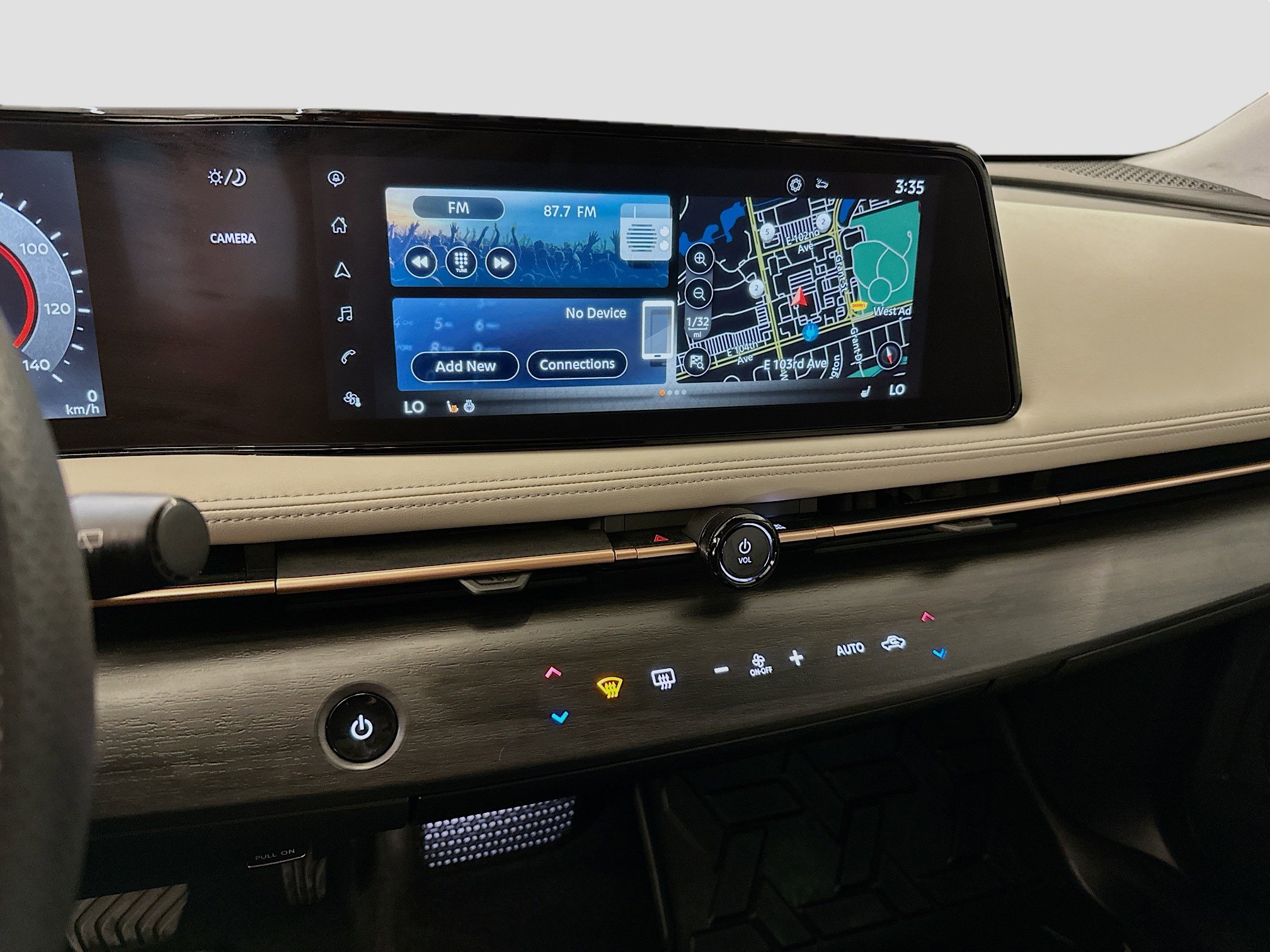 Used 2023 Nissan Ariya AWD image 26