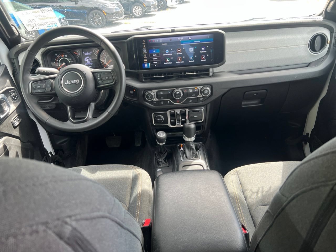 Used 2025 Jeep Gladiator Sport AWD/4WD image 18