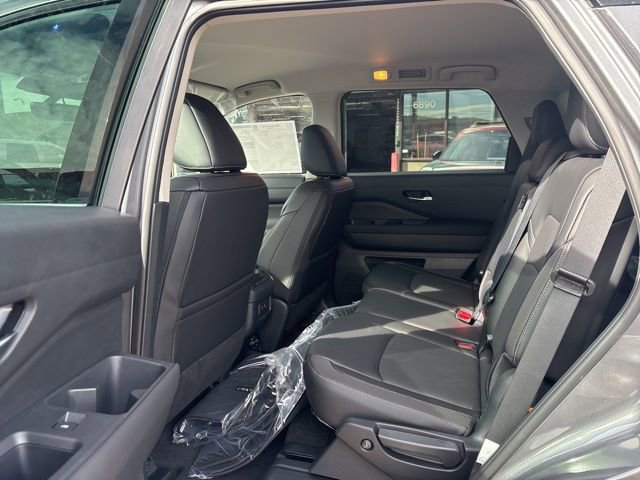 New 2026 Nissan Pathfinder SL AWD/4WD image 8