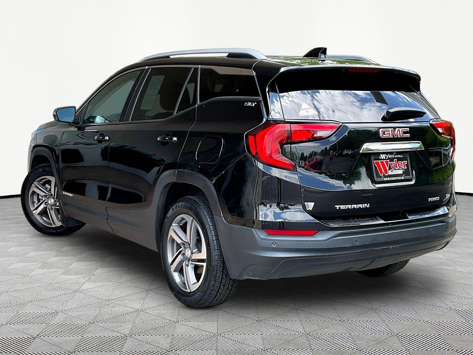 Used 2019 GMC Terrain SLT w/ Preferred Package AWD/4WD image 4