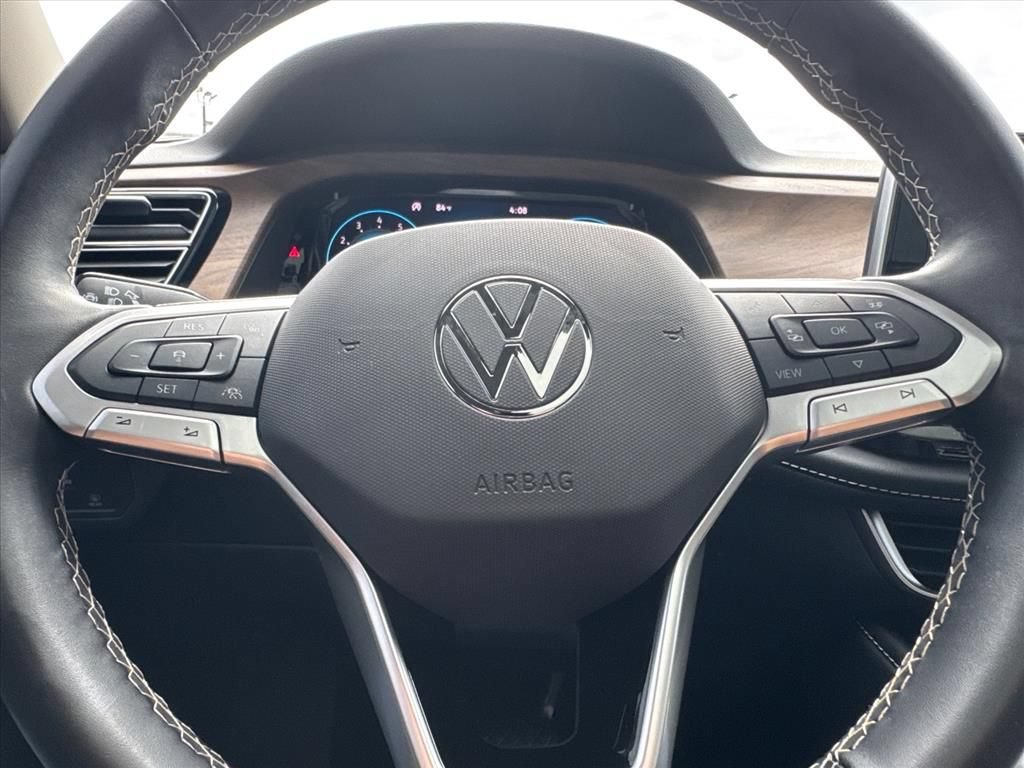 Used 2025 Volkswagen Atlas SE FWD image 19