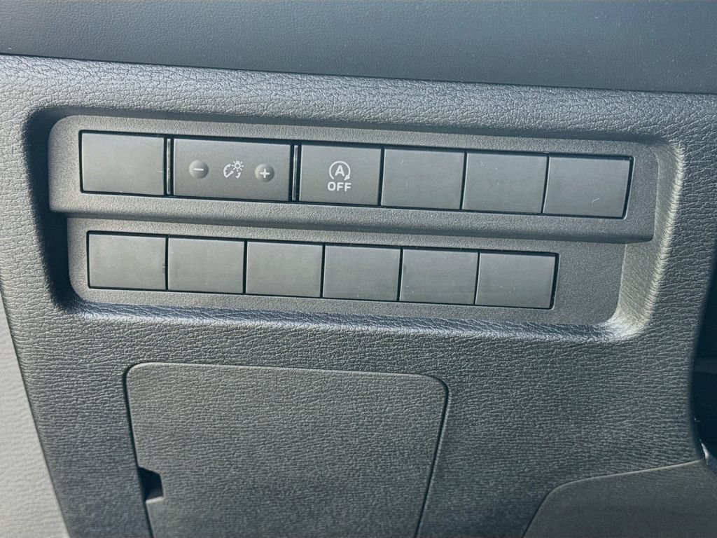 New 2026 Mitsubishi Outlander LE FWD image 10