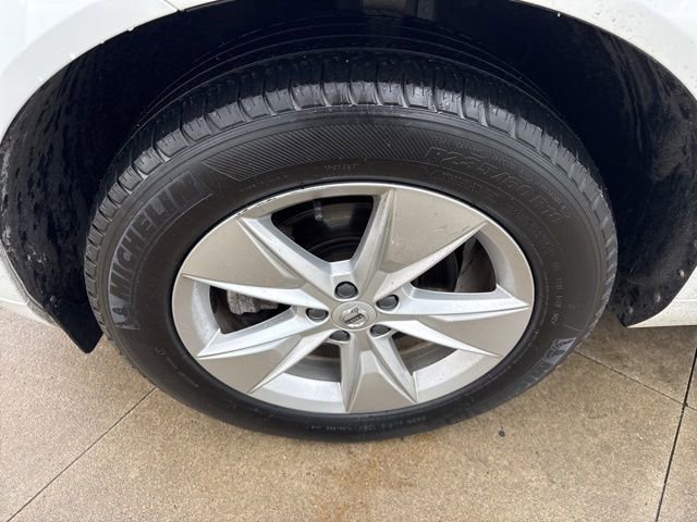 Used 2022 Volvo XC60 B5 Momentum image 11