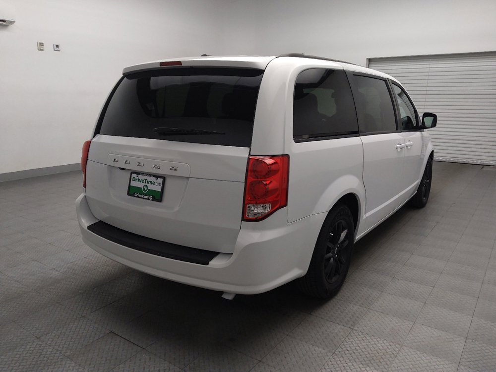 Used 2020 Dodge Grand Caravan SE FWD image 9
