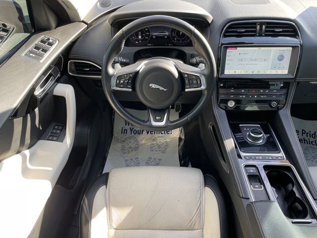 Used 2019 Jaguar F-PACE R-Sport image 21