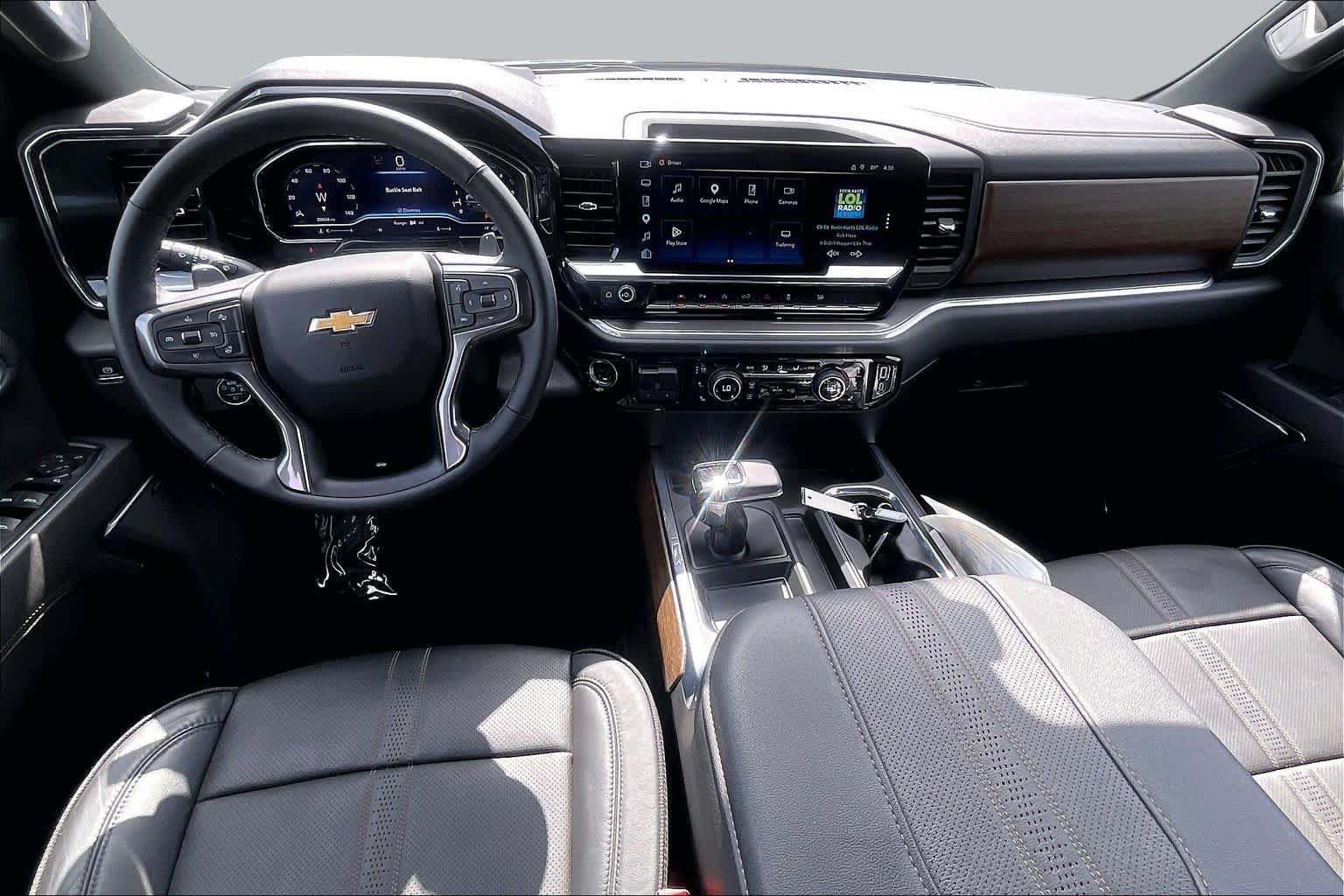 Used 2025 Chevrolet Silverado 1500 High Country w/ High Country Premium Package AWD/4WD image 16